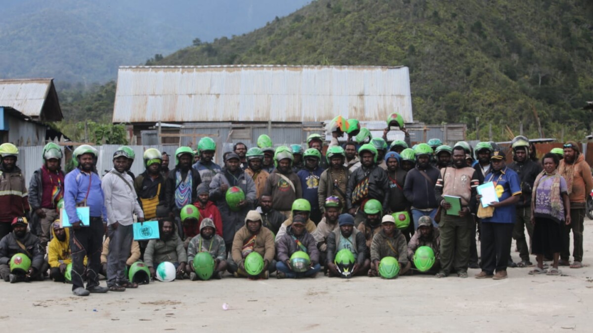 Bupati Yudas Tebai Sambangi Komunitas Ojek Dogiyai, Siap Alokasikan Dana Hibah hingga Pembangunan Bengkel