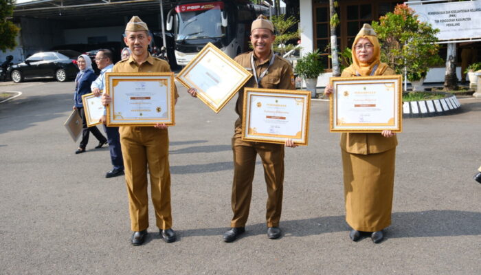 Pemkab Pemalang Beri Penghargaan PPID Teraktif 2025, Satpol PP hingga Kecamatan Belik Raih Juara