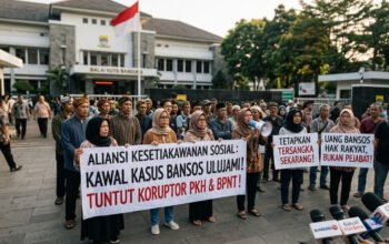 Aliansi Kesetiakawanan Sosial melakukan aksi kawal kasus korupsi bansos di Kabupaten Pemalang