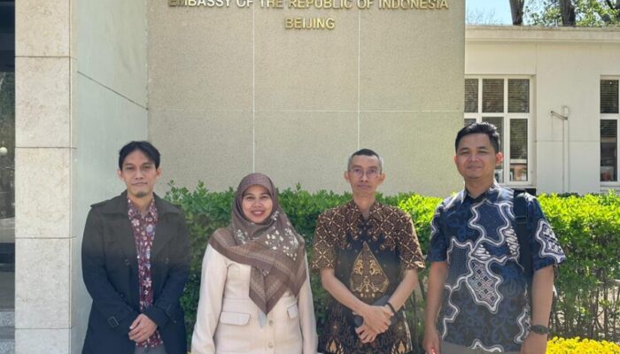 Pengabdian Masyarakat Bertaraf Internasional Dua Dosen UMP Menjadi Pemateri di KBRI Beijing