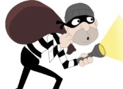 Berkamuflase Sebagai Pengamen, Pria Kepergok Gondol Uang Pedagang Buah di Rawalumbu