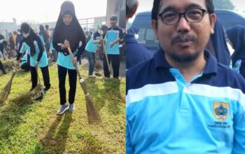 Personel DPUPR Kabupaten Pemalang membersihkan saluran drainase di Stadion Jatidiri Comal
