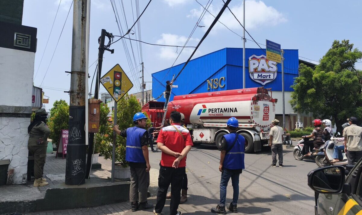 Ciptakan Estetika Kota, DPUPR dan Diskominfo Pemalang Tata Ulang Jaringan Kabel FO yang Semrawut