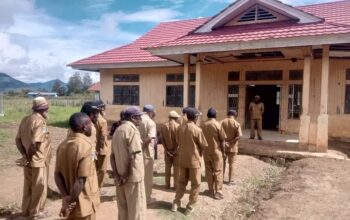 Kepala Distrik Kamuu Selatan Tegaskan Disiplin ASN dan Larangan Penambahan Honorer