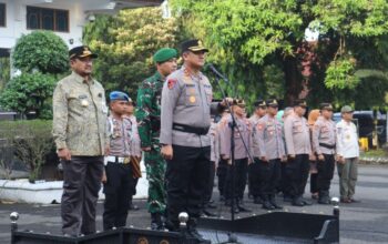 Kapolres Pemalang AKBP Rendy Setia Permana memimpin Apel Kesiapan Kamtibmas 2026 di Pendopo Kabupaten didampingi Bupati dan Dandim.