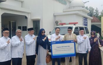 BRI KC Cibubur Dukung Layanan Sosial Yayasan Al-Atholillah Lewat Bantuan Ambulan