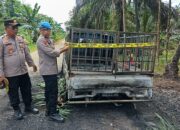 Kapolsek Rantau Rasau Sigap Tangani TKP Kebakaran 1 Unit Mobil Di Jalan Lintas Desa Tri Mulya