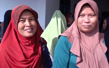 Bupati Pemalang Salurkan Paket Beras dan Minyak ke 1.107 KK di Tanahbaya