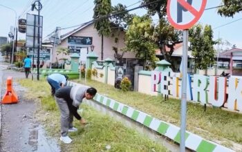 Jaga Kebersihan Lingkungan, Kecamatan Petarukan Gelar Aksi “Jumat Bersih”