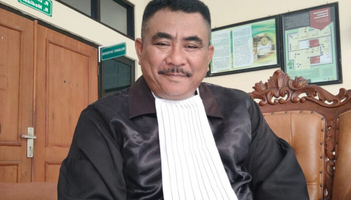 PERINGATAN! INFak Jumat di Sekolah Negeri: Sukarela atau Pungutan Berkedok Ibadah?” Praktisi Hukum: “Kalau Sudah Terjadwal dan Terstruktur, Itu Bukan Lagi Amal—Itu Sistem Pungutan!”