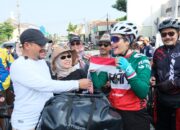Bupati Pemalang Lepas Gowes Bersama Pesepeda Iran Menuju Bali