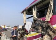 Laka Maut Bus Tiara Mas vs Truk Tangki di Tol Paspro Tewaskan 1 Orang