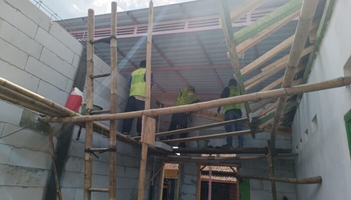 BRI Peduli Salurkan CSR untuk MDT Walisongo, Dorong Kenyamanan Belajar Santri di Kebongede