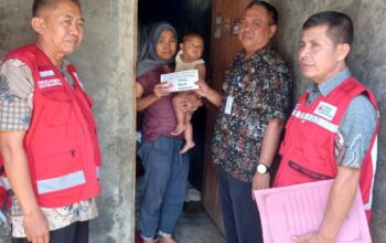 PMI dan Camat Randudongkal Salurkan Bantuan untuk Keluarga Korban Tenggelam di Desa Mangli