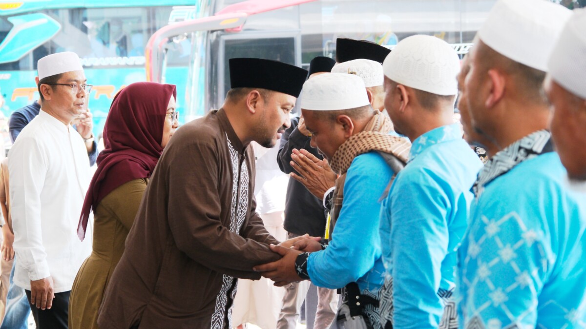 Bupati Anom Widiyantoro Sambut Kepulangan Ratusan Jemaah Haji Pemalang di Pendopo