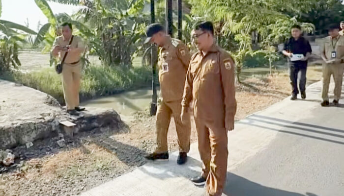 Pantau Rekonstruksi Jalan, Bupati Pemalang Bersama DPU PR Lakukan Peninjauan Langsung