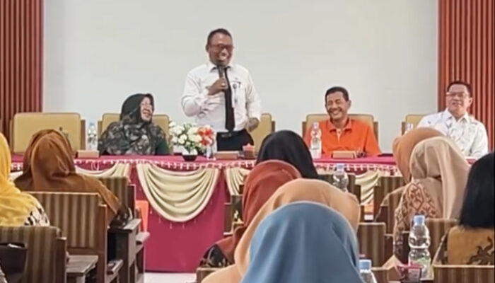 Tanamkan Budaya Bersih Sejak Dini, Camat Comal Bina Ratusan Kepala Sekolah dan Guru