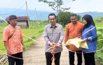 Tingkatkan Aksesibilitas, Rizal Bawazier Resmikan Jalan Desa Wonorejo di Wonopringgo Pekalongan