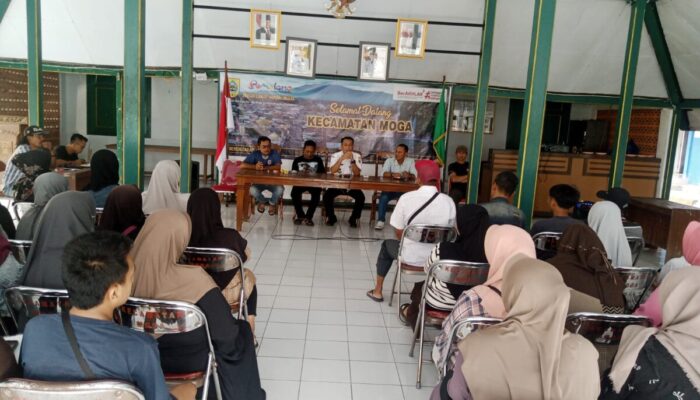 Camat Moga Gandeng 120 UMKM untuk Percantik Kawasan Alun-Alun Moga