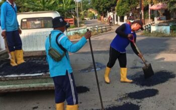 Tingkatkan Kenyamanan Pengendara, UPJI Wilayah VII Pemalang Gencarkan Gerakan Sapu Lubang Jalan