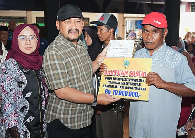Wujud Nyata Pemalang Bercahaya: Bupati dan Ketua TP PKK Hadir di Tengah Masyarakat Salurkan Bantuan Senilai Rp10 Juta