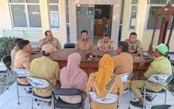 Tingkatkan Kinerja Aparatur, Camat Petarukan Berikan Pembinaan Khusus PBB di Desa Nyamplungsari