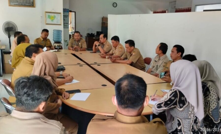 Kejar Target 40 Persen Akhir Juli, Camat Petarukan Pimpin Monev PBB di Kelurahan Petarukan