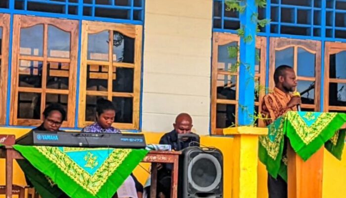 Resmikan Gedung Baru SMP Negeri 1 Mapia, Willem Tagi Tegaskan Komitmen Pemkab Dogiyai Majukan Pendidikan dan Lindungi Aset Daerah