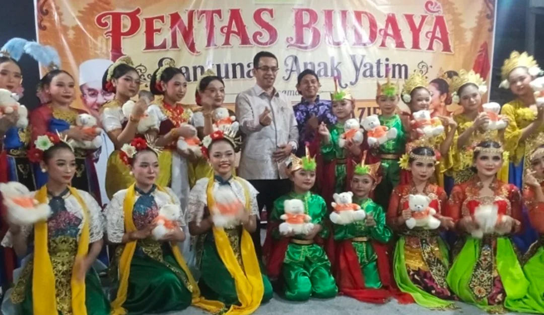 Rizal Bawazier Ukir Senyum di Bibir Anak Yatim Pemalang