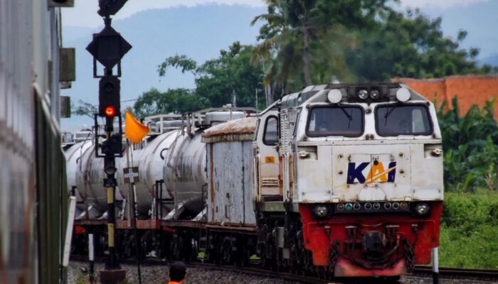 690 Ribu Ton Barang Diangkut dengan Kereta Api, Semen Penyumbang Volume Terbesar Angkutan Barang KAI Daop 5 Purwokerto pada Semester 1 Tahun 2026