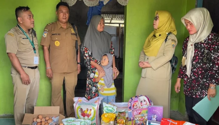 Kecamatan Comal Kawal Penyaluran Bansos Hidup Layak Bagi Anak Terdampak Penertiban Comal Baru