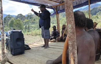 Di Pesta Adat Masak Nota di Kampung Mogou, Bupati Yudas Tebai Ajak Masyarakat Jaga Warisan Leluhur Suku Mee