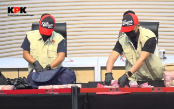 Terjaring OTT Rp2,7 Miliar, Bupati Pemalang dan Staf KPK Jadi Tersangka